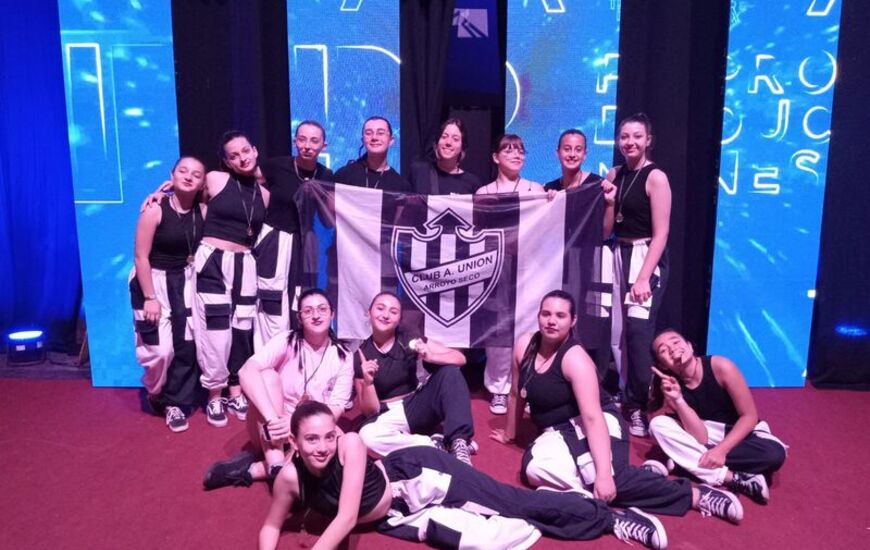 Imagen de Las juveniles de Danzas Urbanas de Uni&oacute;n, son 'Campeonas Nacionales'.