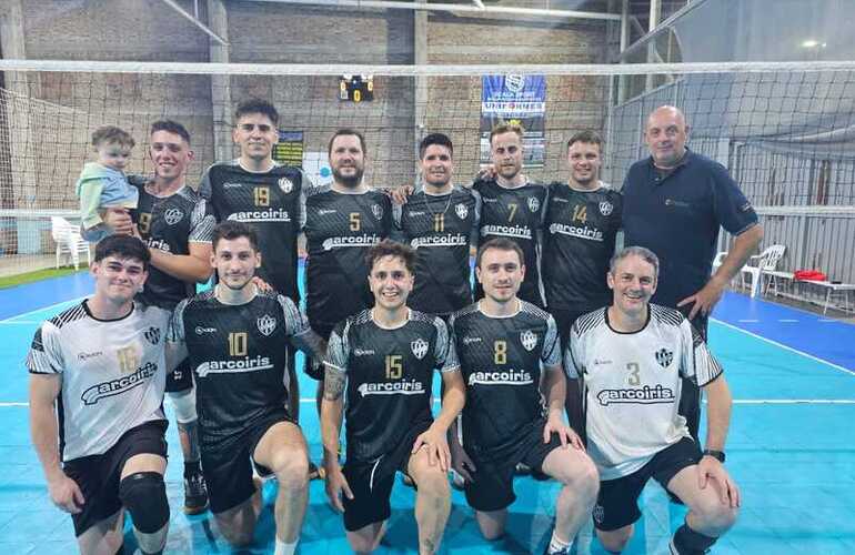 Imagen de Unión venció 3-1 a Bancario en Cuartos de Final de Vóley Masculino.