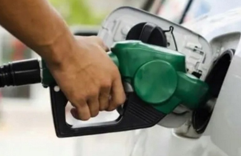 Imagen de Petroleras presentaron al gobierno un plan de acción para normalizar abastecimiento de combustibles