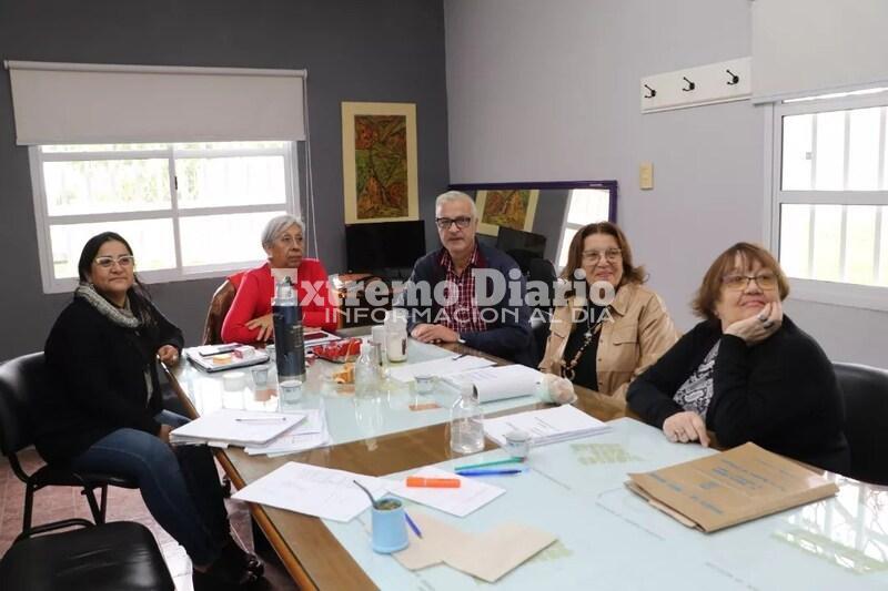Imagen de Reuni&oacute;n de trabajo entre Nizar Esper y la comisi&oacute;n del Samco N&deg;50