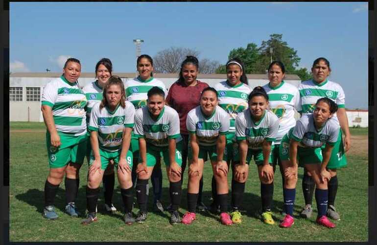 Imagen de 1era División: Las chicas de Amigos de la Estación y San Lorenzo, igualaron 0-0 por la Semifinal de Ida de Copa de Oro.