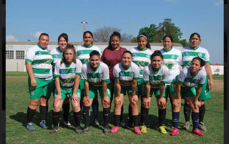 Imagen de 1era Divisi&oacute;n: Las chicas de Amigos de la Estaci&oacute;n y San Lorenzo, igualaron 0-0 por la Semifinal de Ida de Copa de Oro.