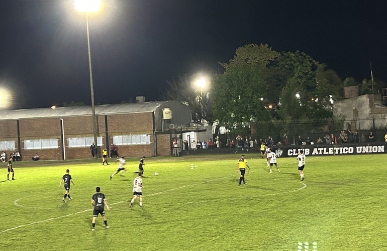 Imagen de Uni&oacute;n y Central Argentino definen la serie en el Bosque