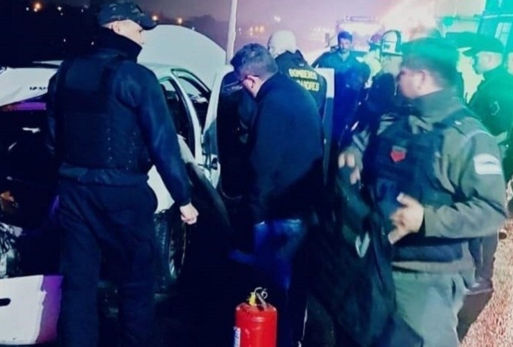 Los bomberos trabajando en el rescate de los gendarmes. (Bomberos Zapadores)