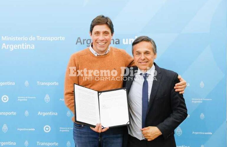 Imagen de La Comuna firm&oacute; un convenio para la llegada de las �paradas seguras� a Fighiera