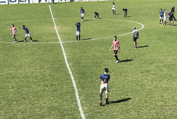 Imagen de Athletic le ganó 1 a 0 a Riberas pero no le alcanzó