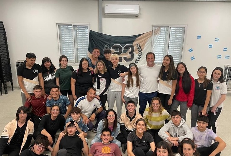 Imagen de Charla de Ferri con alumnos de 5to a&ntilde;o de la EESO 396 Hilario Lagos sobre su viaje de egresados.