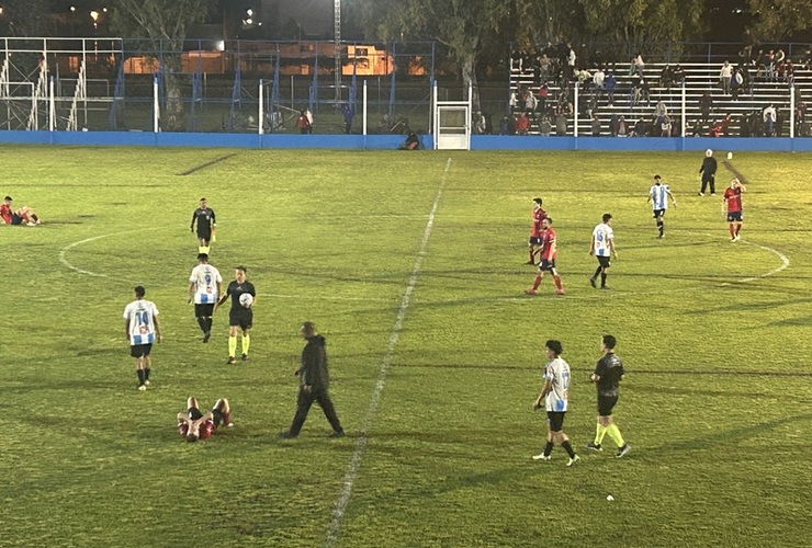 Imagen de Talleres cayó 5 a 1 contra Atlético Empalme y quedó eliminado del Torneo Clausura