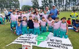 Imagen de Las categor&iacute;as 2012 y 2016 de Amigos de la Estaci&oacute;n, se destacaron en el Campeonato Infantil de Corral de Bustos.