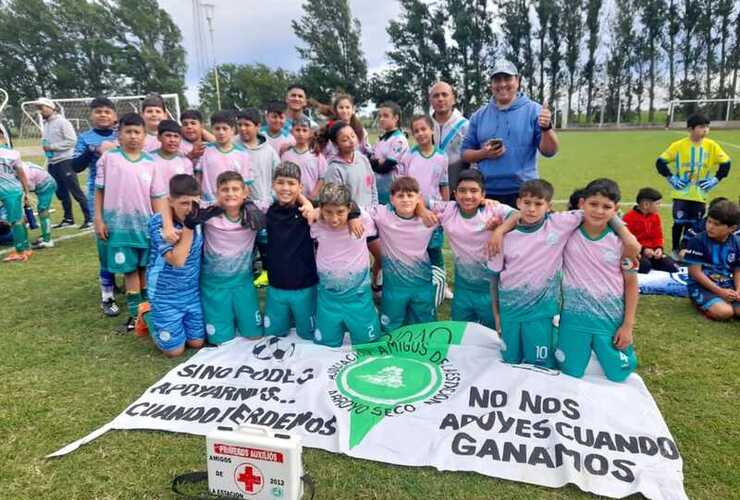 Imagen de Las categorías 2012 y 2016 de Amigos de la Estación, se destacaron en el Campeonato Infantil de Corral de Bustos.