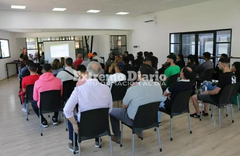 Imagen de Se realiz&oacute; la primera jornada de una nueva capacitaci&oacute;n en manipulaci&oacute;n segura de alimentos
