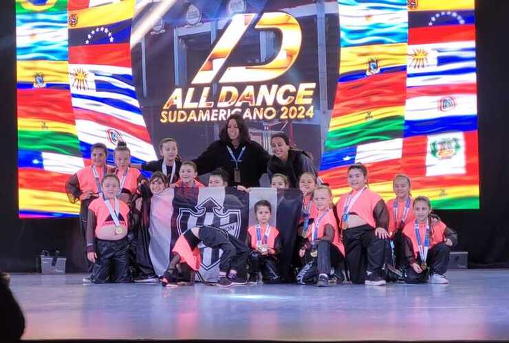 Imagen de 2&ordm; puesto en Urban Show para el grupo Junior de Uni&oacute;n en Buenos Aires y clasificaci&oacute;n a Canc&uacute;n 2024.