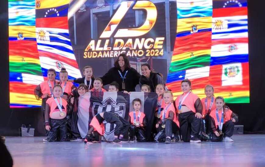Imagen de 2&ordm; puesto en Urban Show para el grupo Junior de Uni&oacute;n en Buenos Aires y clasificaci&oacute;n a Canc&uacute;n 2024.