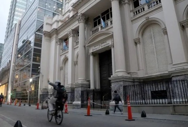 Imagen de El momento en el que Massa habló de por qué no le renovaron una pasantía a Milei en el Banco Central