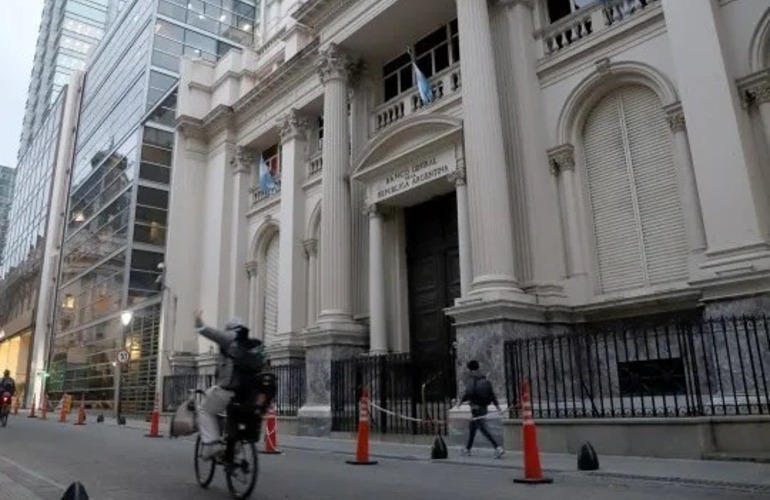 Imagen de El momento en el que Massa habló de por qué no le renovaron una pasantía a Milei en el Banco Central