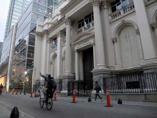 Imagen de El momento en el que Massa habl&oacute; de por qu&eacute; no le renovaron una pasant&iacute;a a Milei en el Banco Central