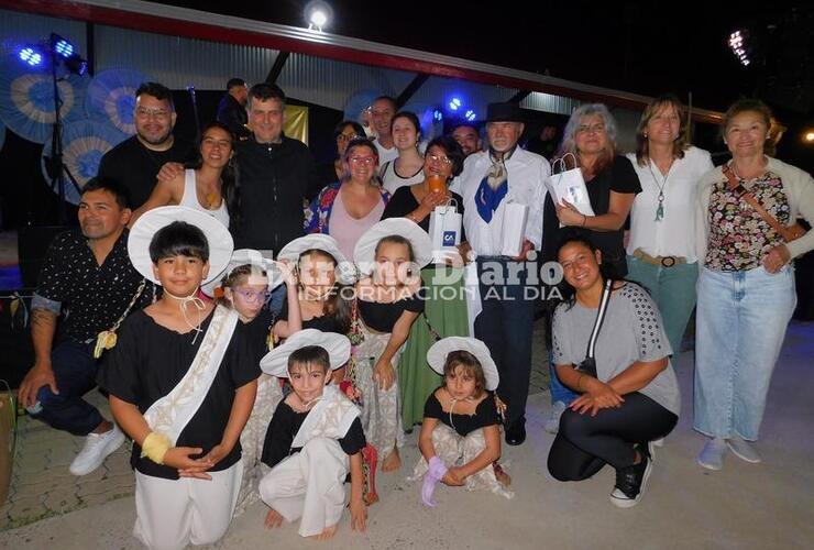 Imagen de Alvear celebró el Día de la Tradición y los diez años del taller de danzas folclóricas