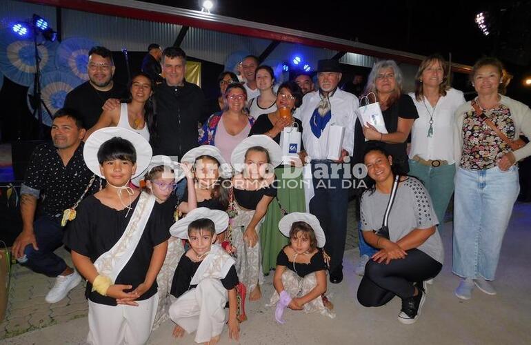 Imagen de Alvear celebró el Día de la Tradición y los diez años del taller de danzas folclóricas