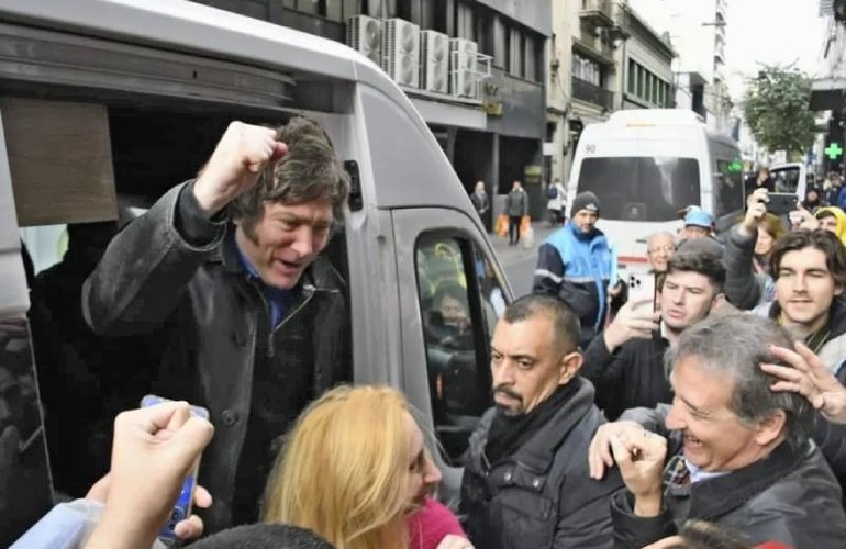 Imagen de Milei desembarca este martes en Rosario con su tour por la libertad