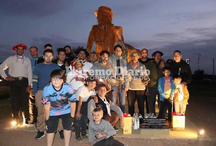 Imagen de La Comuna de Fighiera inauguró la obra Guardián de Fierro