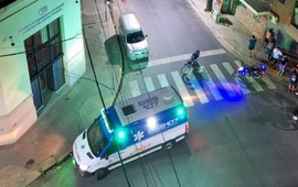 Despliegue policial y de ambulancias los minutos posteriores al ataque. (Twitter)