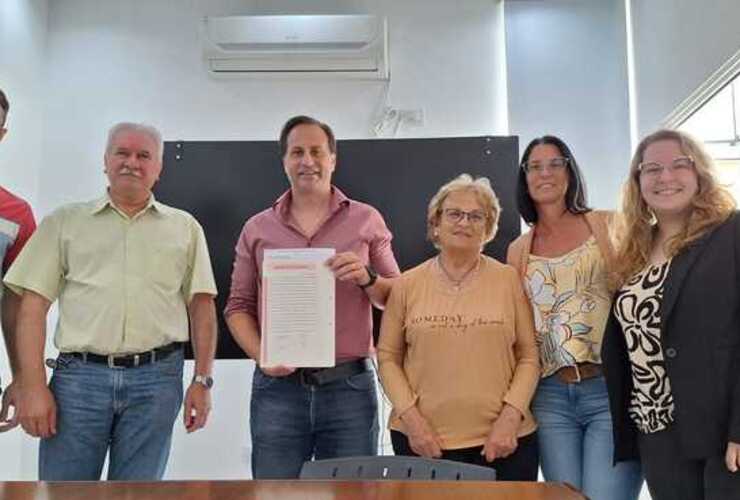 Imagen de La Comuna cedió 2 terrenos para el Centro de Jubilados, donde se construirá una SUM.