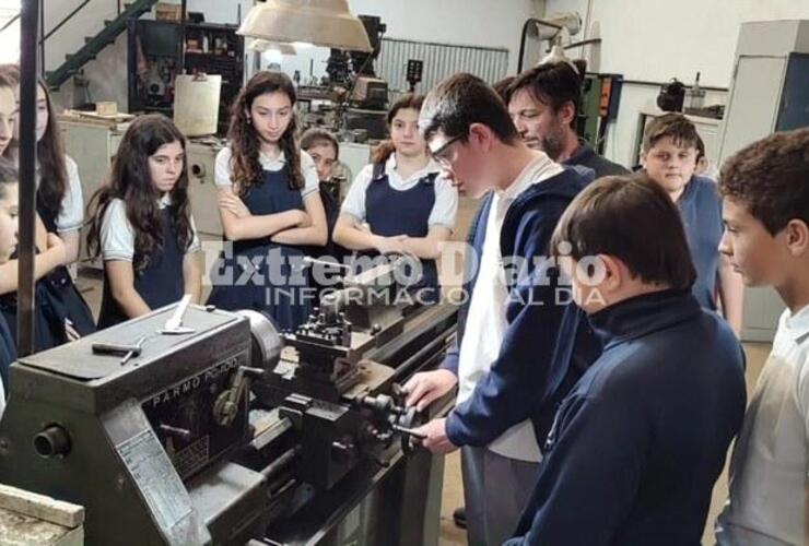 Imagen de Alumnos del Colegio San José visitaron la Escuela Técnica N°450