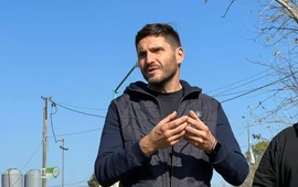 Imagen de Pullaro felicit&oacute; a Milei por el triunfo en el balotaje