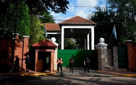 Imagen de Alberto Fern&aacute;ndez y Javier Milei comienzan la transici&oacute;n presidencial