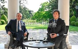 Imagen de Comenz&oacute; la transici&oacute;n: Javier Milei se reuni&oacute; con Alberto Fern&aacute;ndez en la Quinta de Olivos