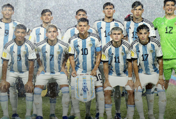 Imagen de La Selección Argentina Sub-17 goleó 5-0 a Venezuela y pasó a Cuartos de Final del Mundial.