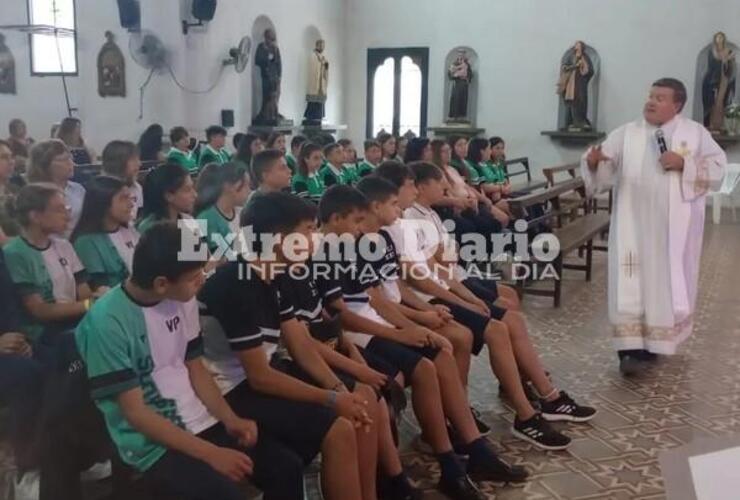 Imagen de La Escuela Santa Lucía despidió a los alumnos de 7° grado