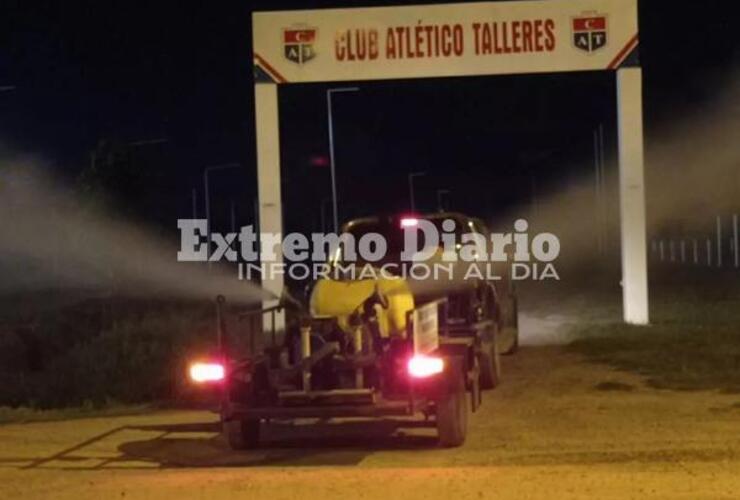 Imagen de La Municipalidad fumigó en los clubes de la ciudad