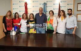 Imagen de La Municipalidad entreg&oacute; casi 22 millones de pesos a las escuelas y los clubes de la ciudad