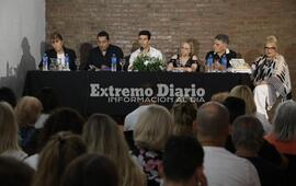 Imagen de Los Escribientes presentaron su cuarto libro en el Centro Cultural