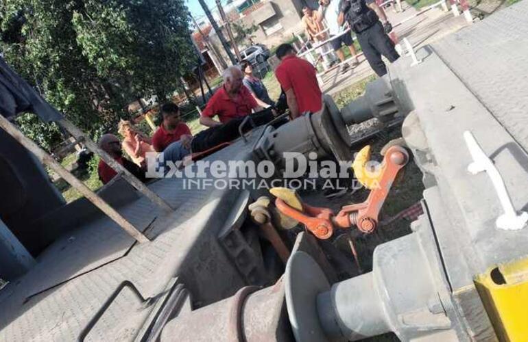 Imagen de Un hombre resultó herido tras ser atropellado por el tren