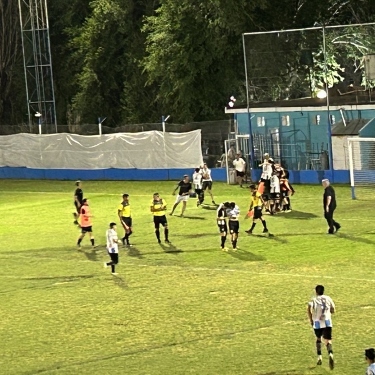 Imagen de Unión venció por penales a Atlético Empalme y avanzó a la final del Clausura