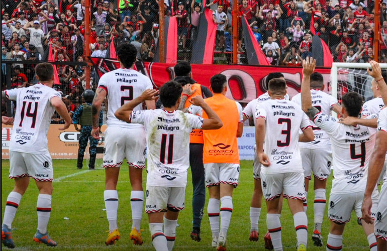 Imagen de Douglas Haig, el equipo dirigido por Gustavo Raggio, clasific&oacute; a la final del Torneo Federal A
