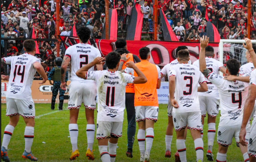 Imagen de Douglas Haig, el equipo dirigido por Gustavo Raggio, clasific&oacute; a la final del Torneo Federal A