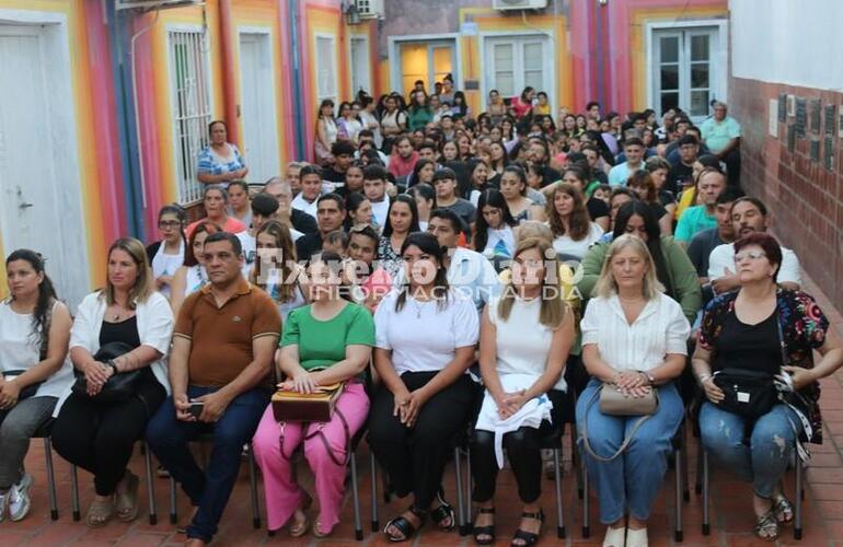 Imagen de La Municipalidad entregó los diplomas a los alumnos de los talleres del programa Santa Fe Más