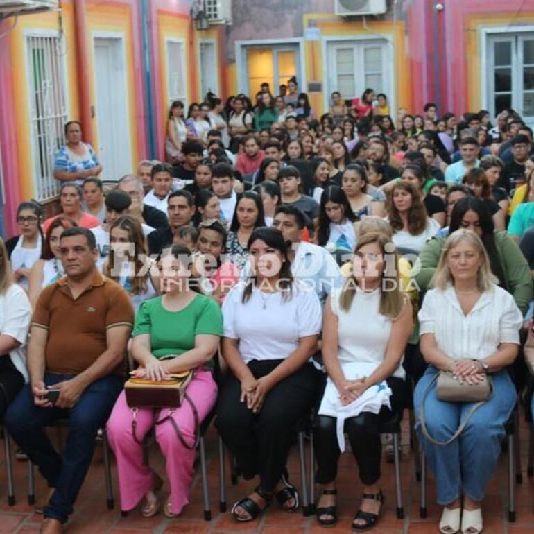 Imagen de La Municipalidad entregó los diplomas a los alumnos de los talleres del programa Santa Fe Más