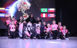 Imagen de El grupo Junior de Danzas Urbanas de Uni&oacute;n, salieron 2&ordm; puesto a nivel Nacional y competir&aacute;n internacionalmente en M&eacute;xico.