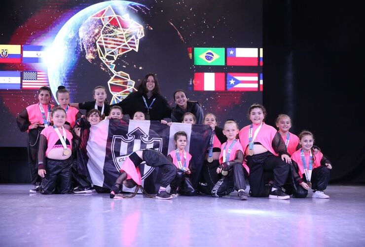 Imagen de El grupo Junior de Danzas Urbanas de Unión, salieron 2º puesto a nivel Nacional y competirán internacionalmente en México.