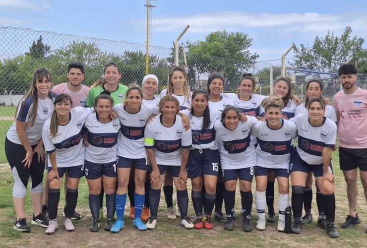 Imagen de Central Argentino de Fighiera ganó la 'Copa de Bronce' en su debut oficial en Fútbol Femenino.