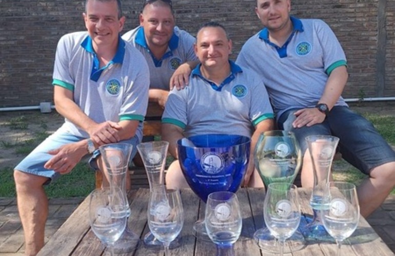 Imagen de Los Pescadores Unidos del Rowing Club, recibieron premios a nivel provincial.