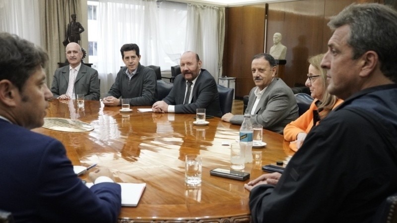 Imagen de Sergio Massa se reuni&oacute; con gobernadores peronistas por el pago de sueldos y aguinaldos