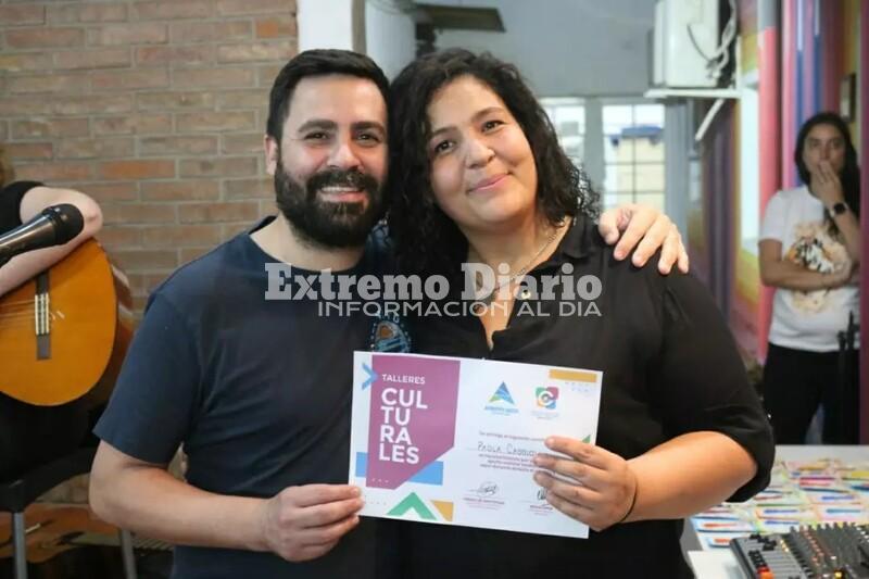 Imagen de El taller de guitarra y ukelele a cargo de la profesora Paola Caggioli cerr&oacute; el a&ntilde;o en el Centro Cultural