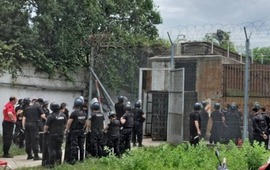 Imagen de Granadero Baigorria: presos se amotinaron y quemaron colchones para exigir traslados