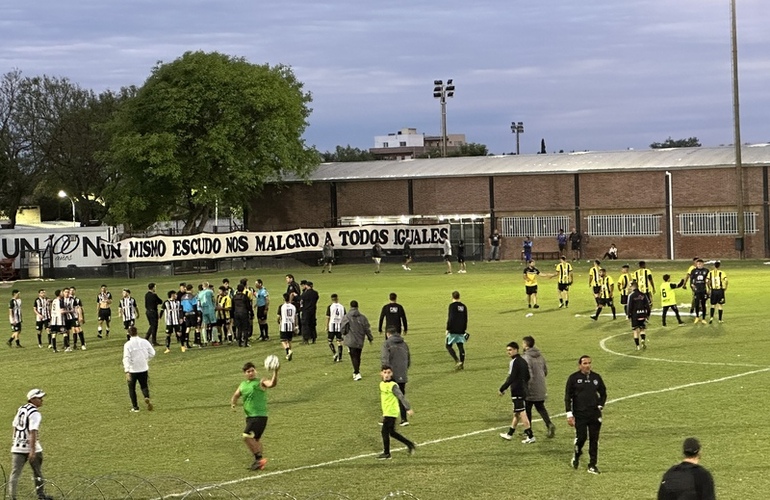 Imagen de 1era divisi&oacute;n: Uni&oacute;n venci&oacute; 2-0 a Empalme Central en la Final de Ida.