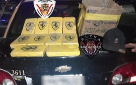 Trasladaban la coca&iacute;na en una caja con la que subieron al taxi